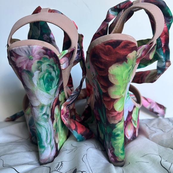 Flower wedges - Picture 3 of 6